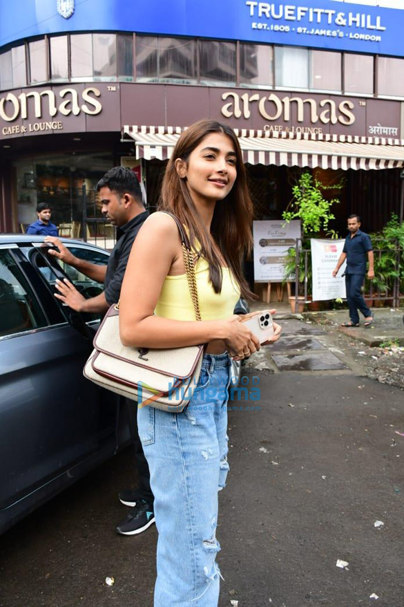 photos pooja hegde snapped in juhu 3 2