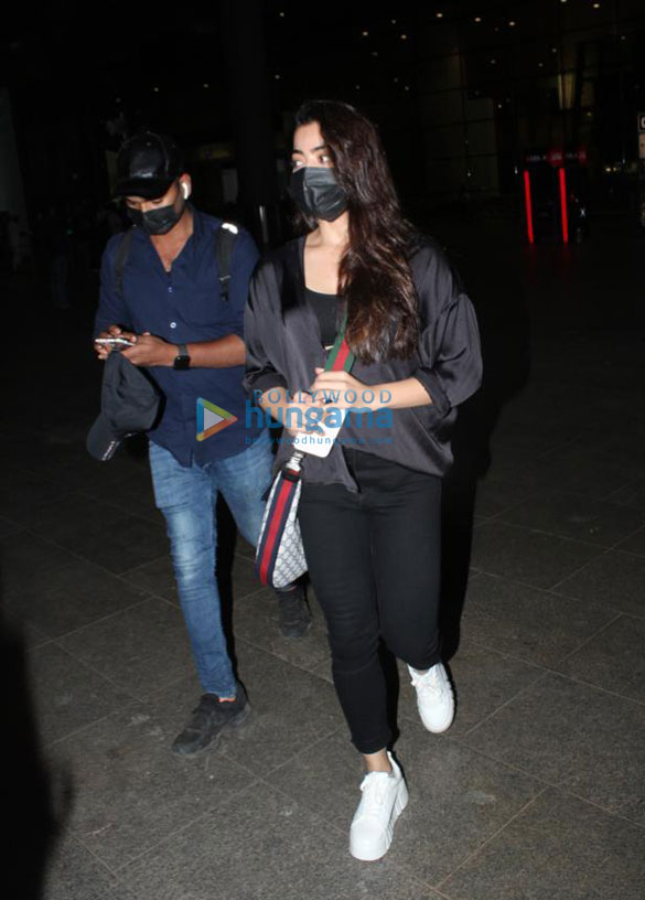 photos rakul preet singh rashmika mandanna and janhvi kapoor snapped at the airport 2