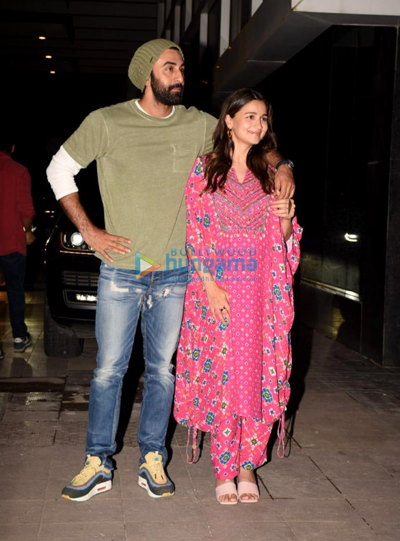 photos ranbir kapoor alia bhatt and ayan mukherji snapped promoting brahmastra at dharma office in andheri 1