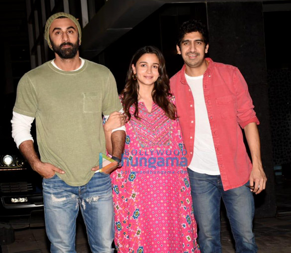 photos ranbir kapoor alia bhatt and ayan mukherji snapped promoting brahmastra at dharma office in andheri 5