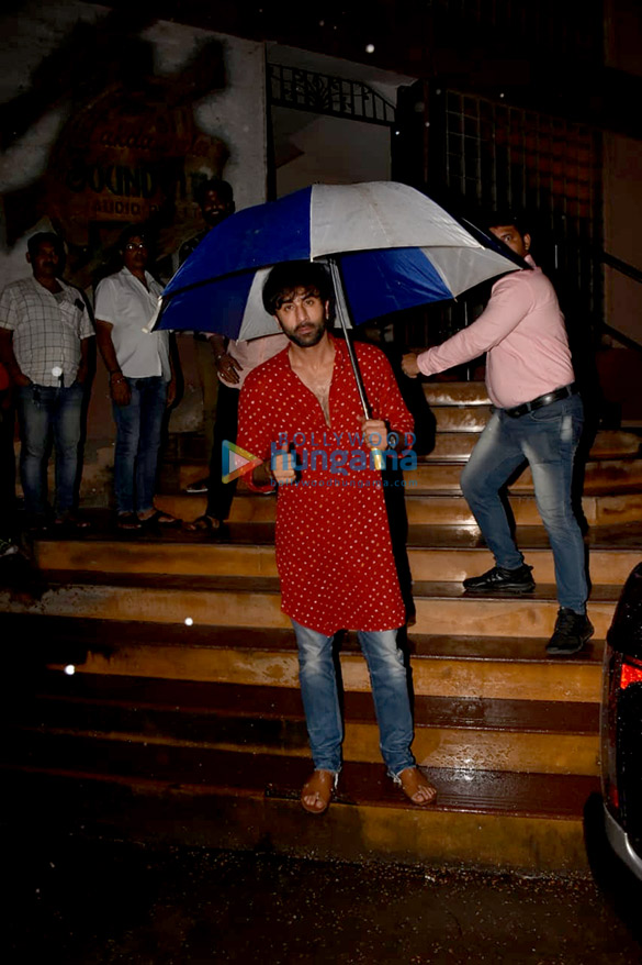 photos ranbir kapoor and alia bhatt spotted at a dubbing studio 2