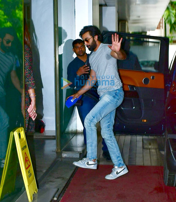 photos ranbir kapoor snapped at the t series office in andheri 2