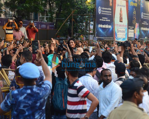 photos rashmika mandanna and ekta kapoor visit lalbaugcha raja 233 2