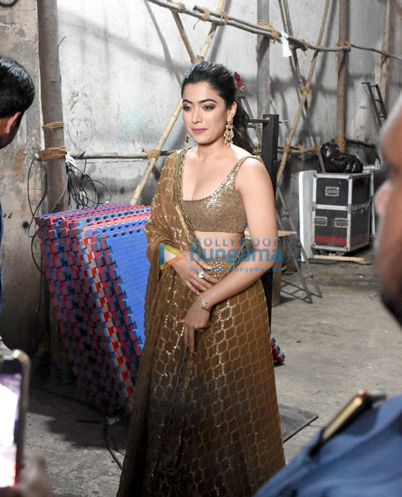 Photos: Rashmika Mandanna and Neena Gupta promote their film Goodbye on the sets of DID Super Moms Photos: Rashmika Mandanna and Neena Gupta promote their film Goodbye on the sets of DID Super Moms