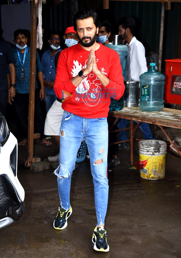 photos riteish deshmukh snapped in juhu 3 2