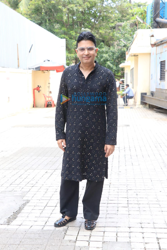 photos saif ali khan bhushan kumar and others snapped at vikram vedha trailer launch 6