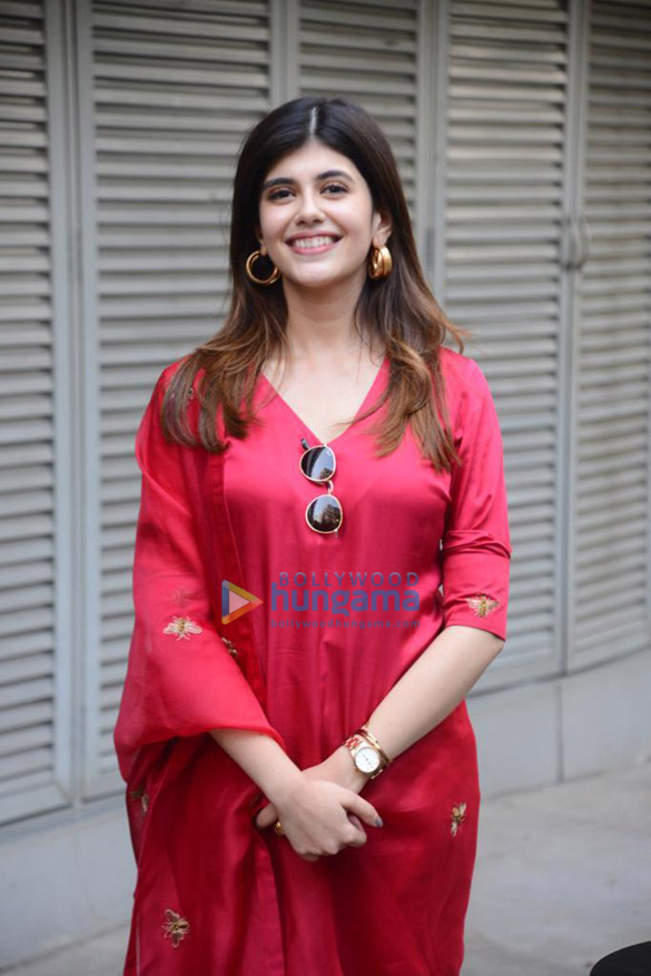 photos sanjana sanghi celebrates her birthday in mumbai 4