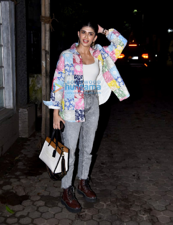 photos sanjana sanghi snapped attending a play at prithvi theatre 6