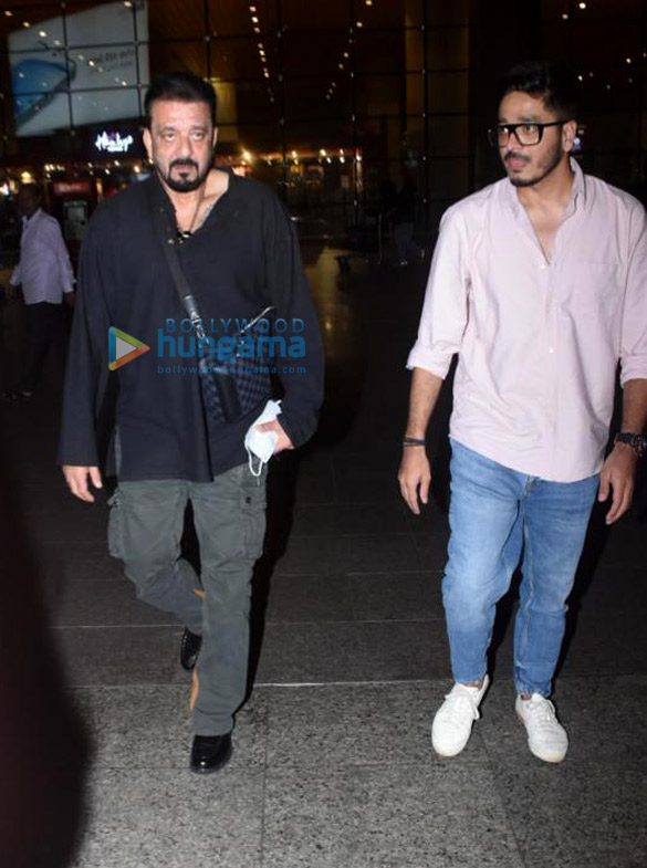 photos sanjay dutt snapped at the airport 1