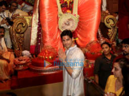 Photos: Sidharth Malhotra snapped at Lalbaugcha Raja