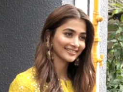 Pooja Hegde flashes her cute smile for paps