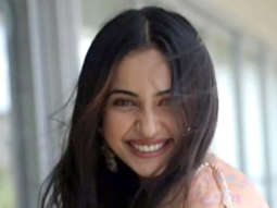 Rakul Preet Singh looks mesmerizing in traditional outfit and bindi