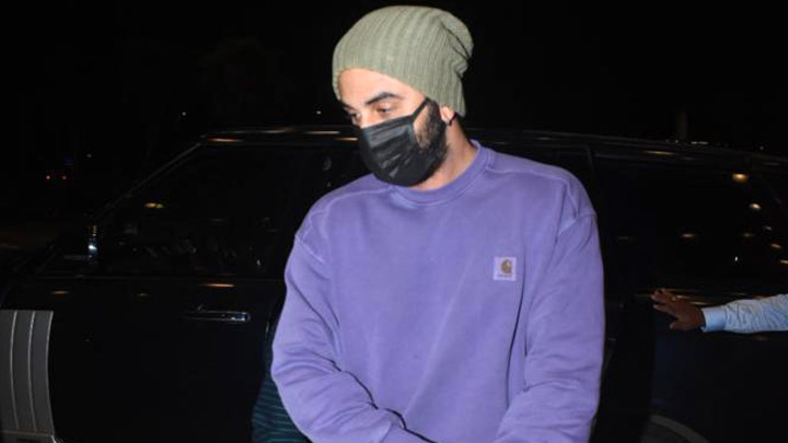 Ranbir Kapoor clicked in lavender sweatshirt and beanie