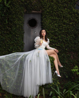 Celebrity Photos of Sonnalli Seygall