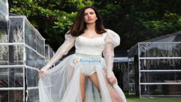 Celebrity Photos of Sonnalli Seygall