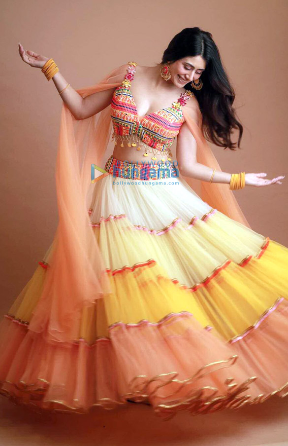 warina hussain 2 8