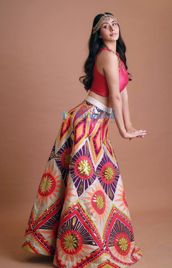 warina hussain 3 9