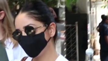 Yami Gautam Dhar snapped in the city in comfy casuals