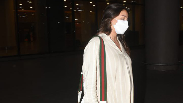 Alia Bhatt looks graceful as she walks out of the airport