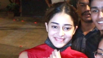Ananya Panday poses for selfie with fans at she gets clicked in Bandra