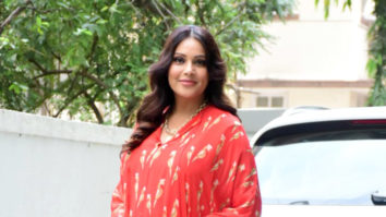Bipasha Basu flaunts her maternity glow in flowy red outfit