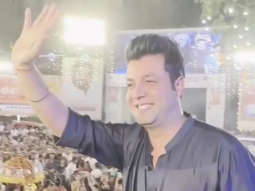 Fans go crazy as Varun Sharma attends a Garba event