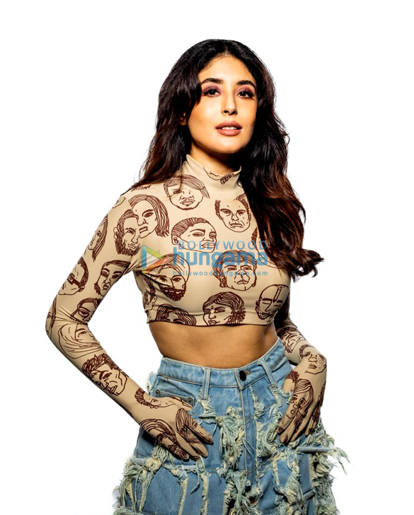 kritika kamra 9 1