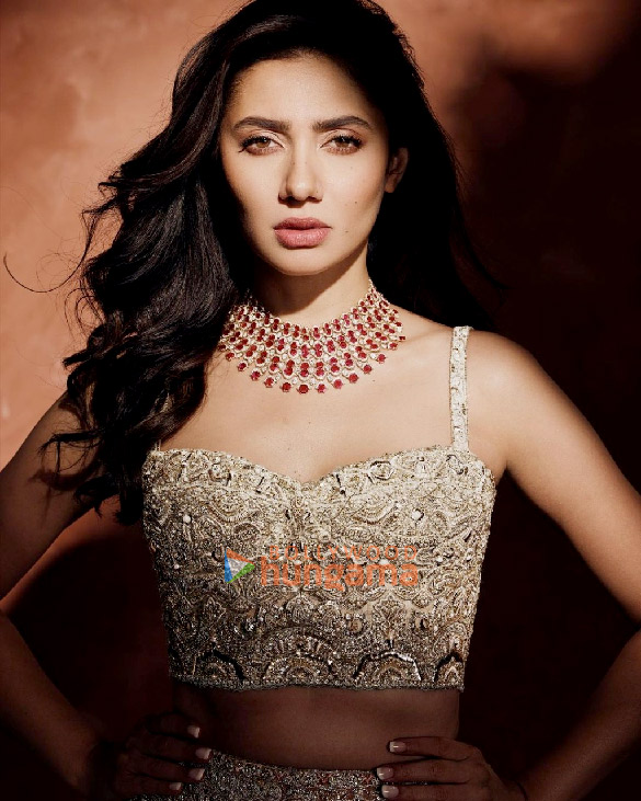 mahira khan 25