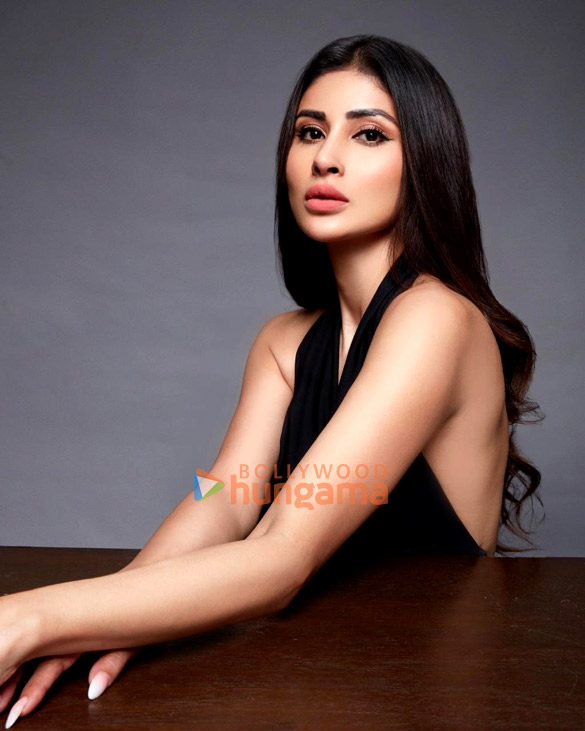 mouni roy 1 177
