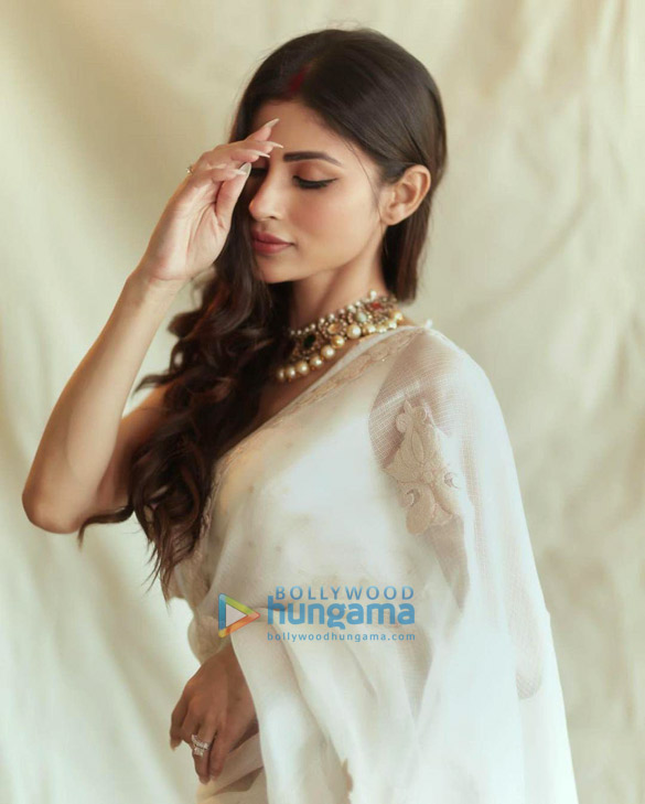 mouni roy 2 166