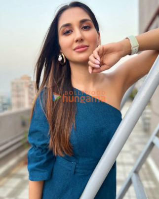 Celebrity Photos of Nikita Dutta