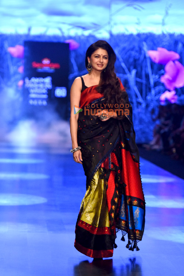 photos alaya f riteish deshmukh genelia dsouza and others turn showstoppers on day 5 of the lakme fashion week 2022 4