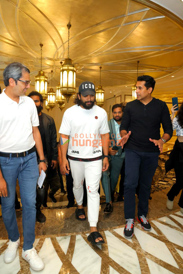 photos allu arjun spotted at taj palace in new delhi 4