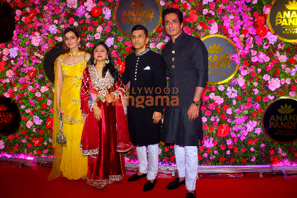 photos amitabh bachchan hrithik roshan and others snapped attending anand pandits diwali bash 23