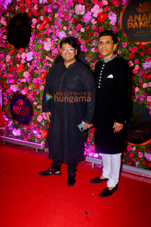 photos amitabh bachchan hrithik roshan and others snapped attending anand pandits diwali bash 35