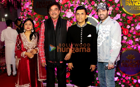 photos amitabh bachchan hrithik roshan and others snapped attending anand pandits diwali bash 48