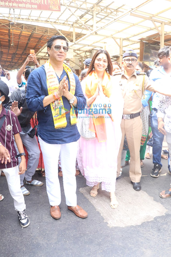 photos babli bouncer star tamannaah bhatia and director madhur bhandarkar snapped at siddhivinayak temple 2