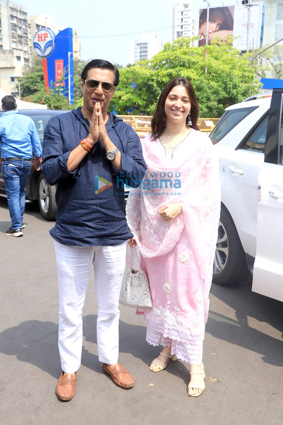 photos babli bouncer star tamannaah bhatia and director madhur bhandarkar snapped at siddhivinayak temple 3
