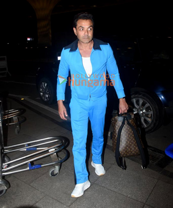 photos bobby deol and geeta basra snapped at the airport 2