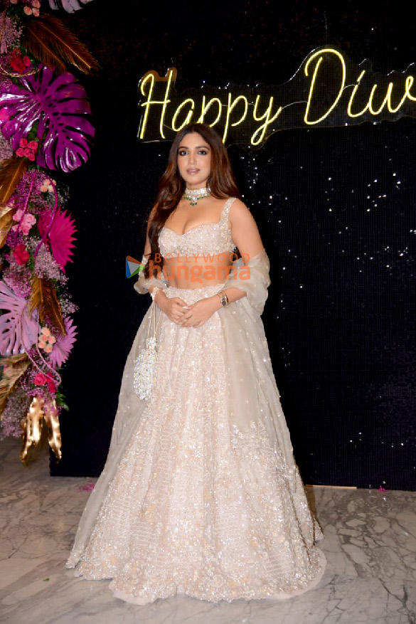 photos celebs attend krishan kumars diwali bash 3