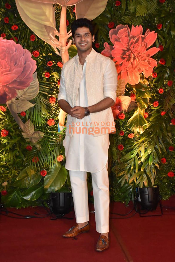 photos celebs attend ramesh s tauranis diwali bash 009988 18
