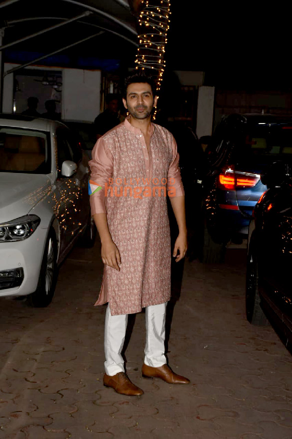 photos celebs attend shilpa shettys diwali bash 17