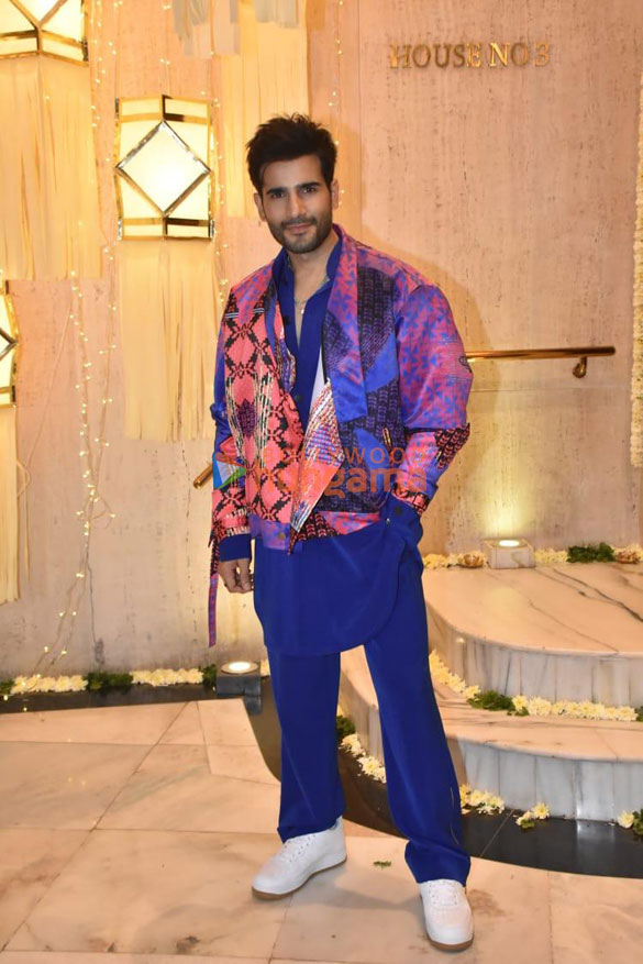 photos celebs grace pre diwali party at manish malhotras residence 7