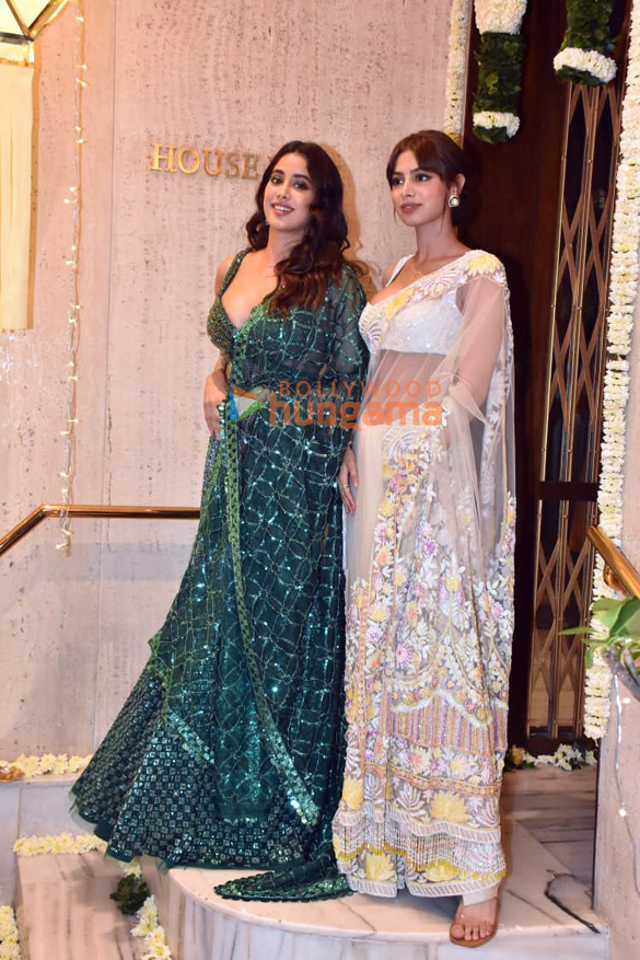 photos celebs grace pre diwali party at manish malhotras residence2 22