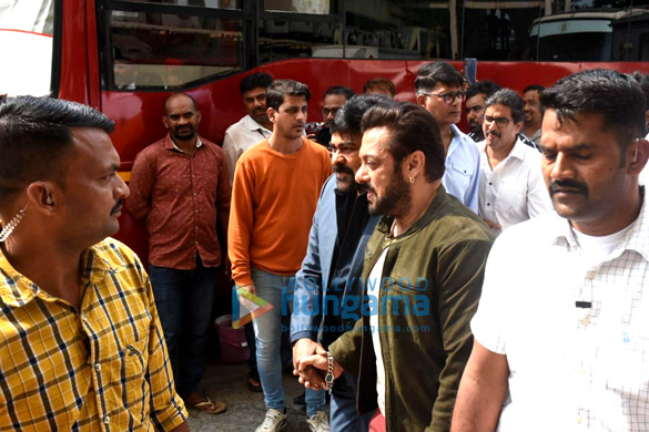 photos chiranjeevi and salman khan snapped at hindi trailer launch of godfather at pvr juhu 5