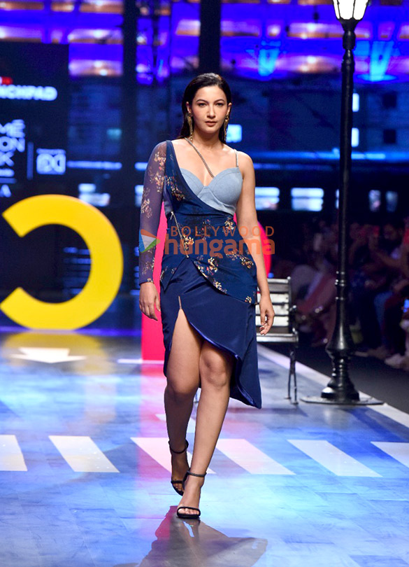 photos gauahar khan turns showstopper for inifd show at lakme fashion week 2022 3