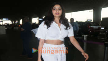 Photos: Janhvi Kapoor, Sara Ali Khan and Shama Sikander snapped at the airport