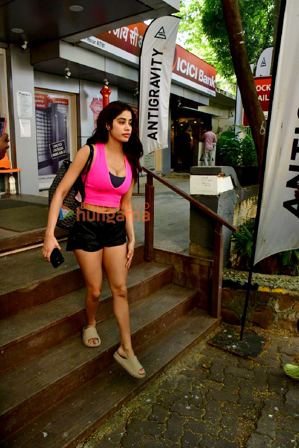 photos janhvi kapoor snapped outside the gym 2 2