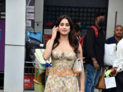 Photos: Janhvi Kapoor spotted at Kalina airport