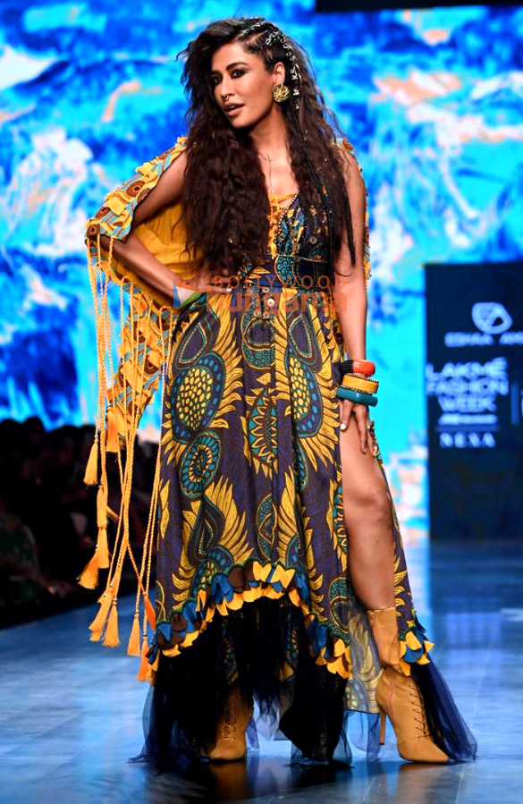 photos malaika arora rhea chakraborty and chitrangda singh turn showstoppers on day 3 of the lakme fashion week 2022 3